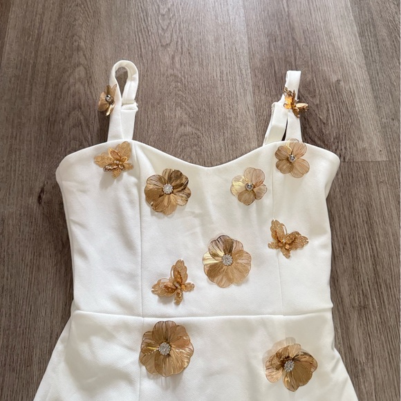 elliatt mira white sweetheart 3d floral butterfly embellished mini dress XS NEW - Picture 10 of 13